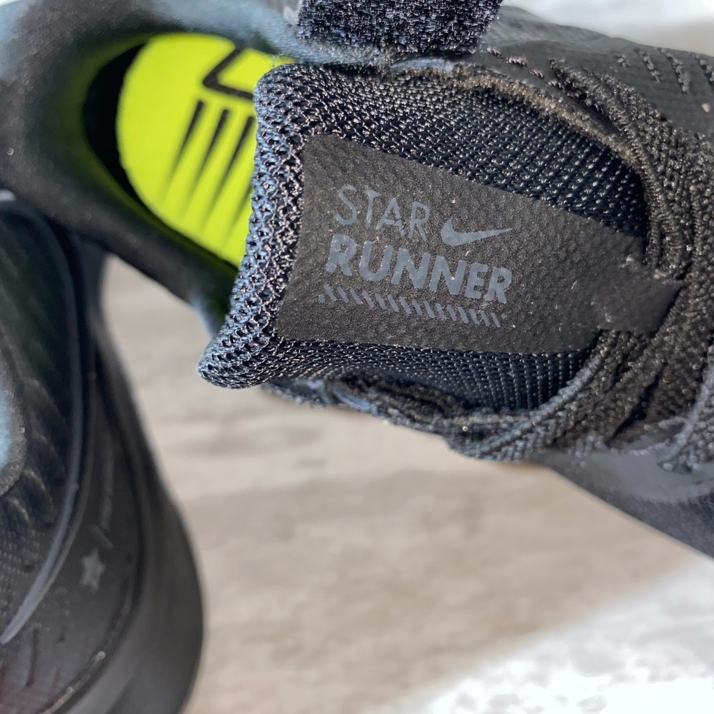 NIKE STAR RUNNER 2 (PSV) BLACK VELCRO YOUTH SHOES - Picture 4 of 6